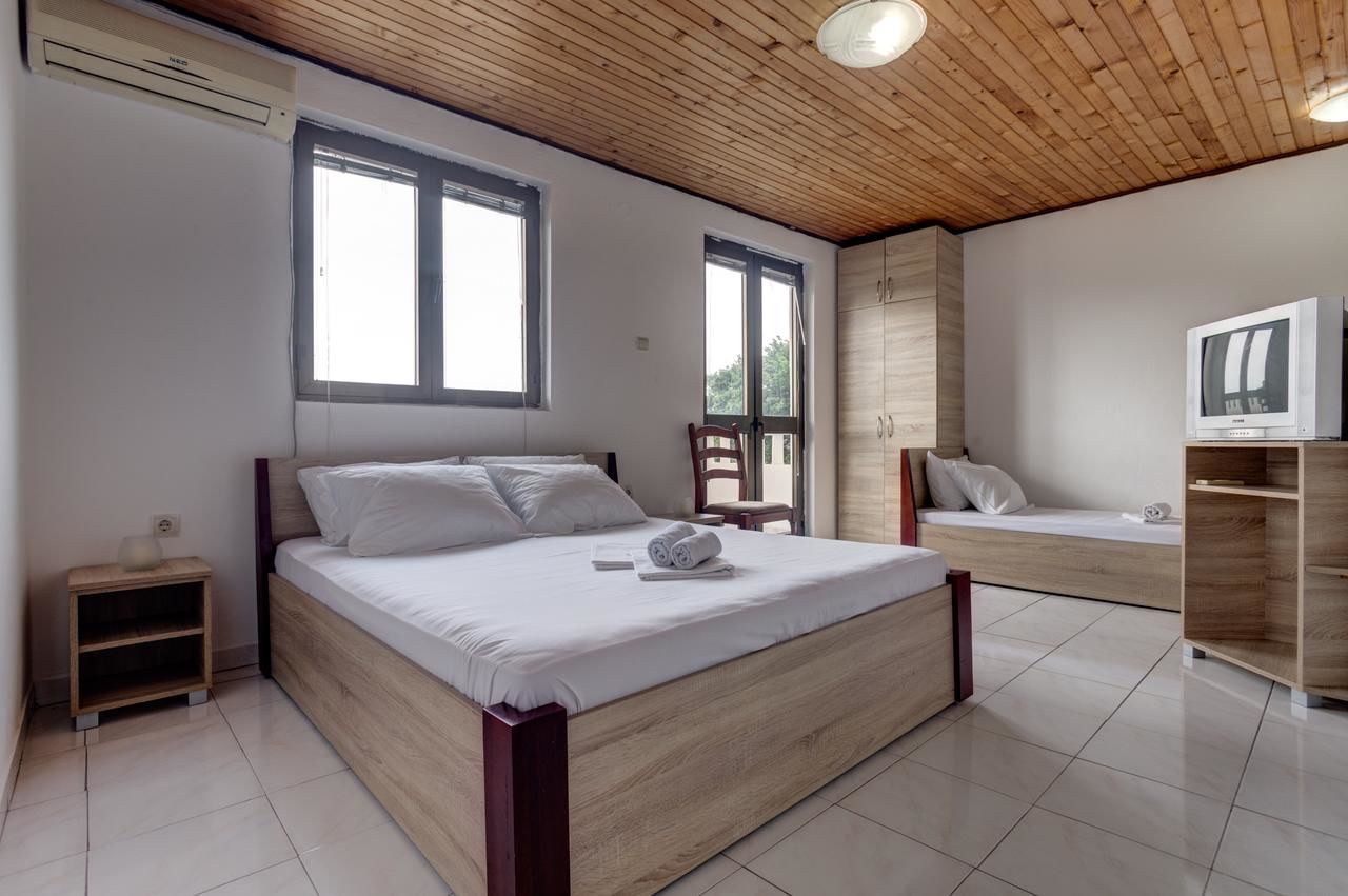 Отели типа «постель и завтрак» Sumice Inn Петровац-5
