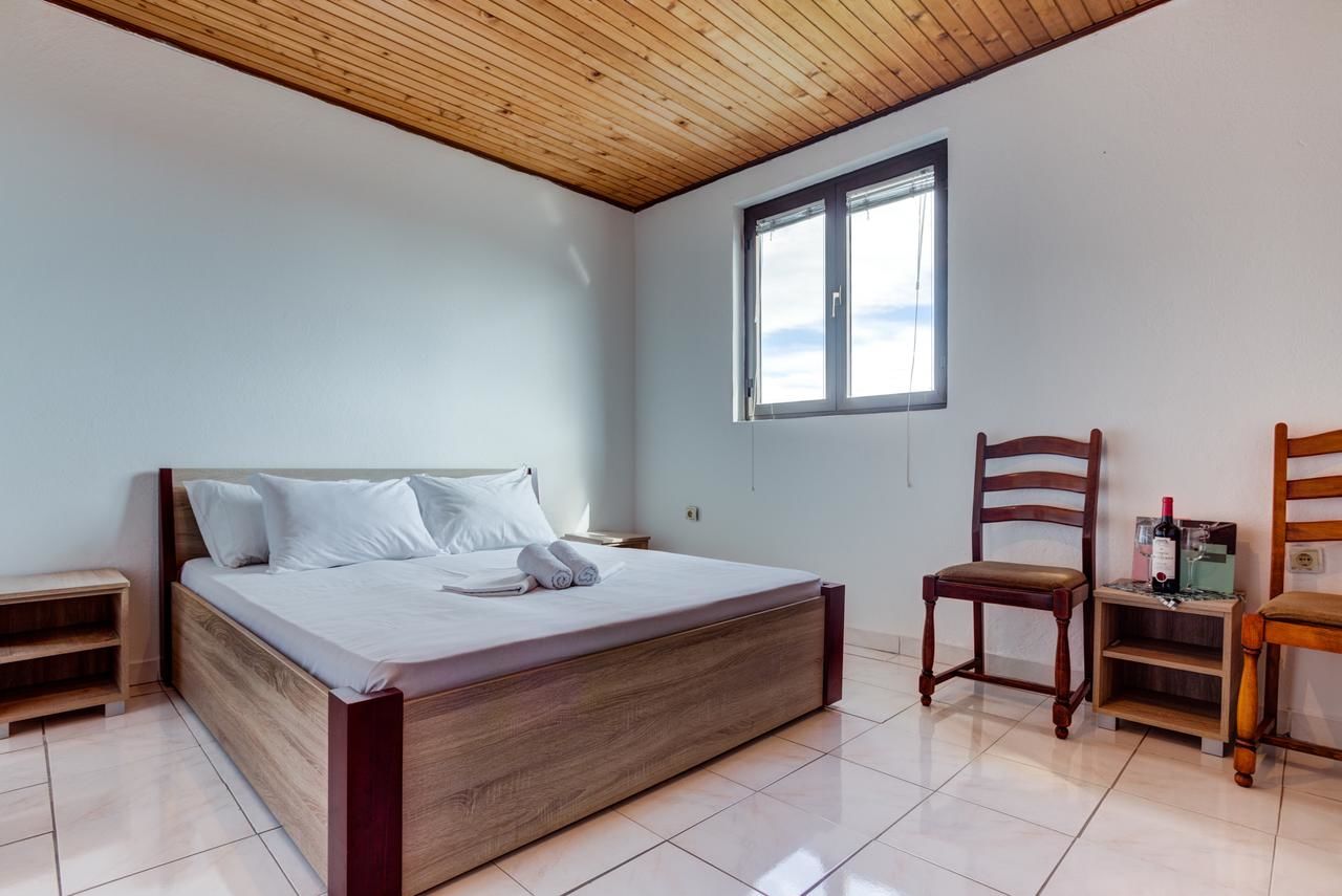 Отели типа «постель и завтрак» Sumice Inn Петровац